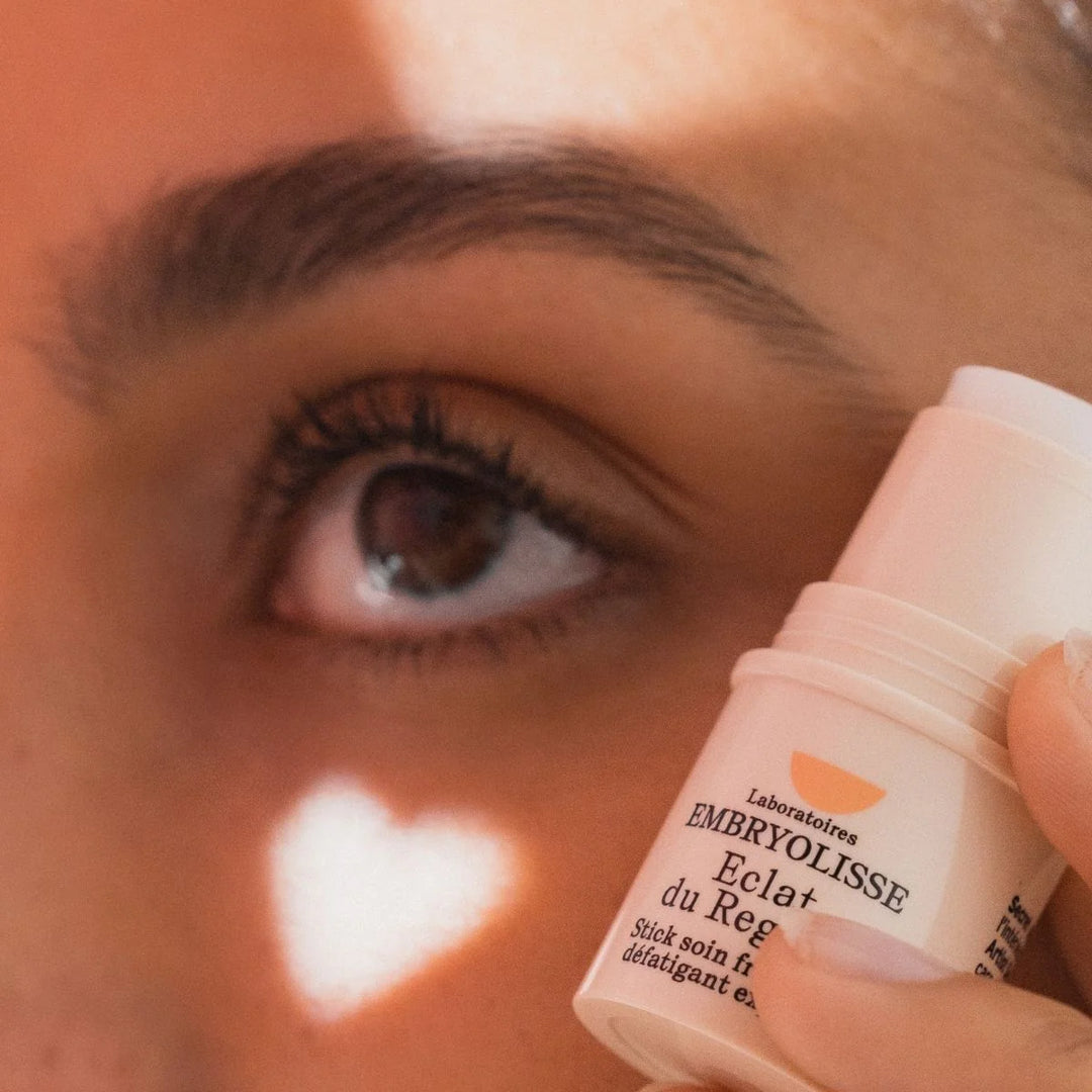 Embryolisse Eclat Du Regard Radiant Eye Express Cooling and Refreshing Eye Care Stick - 4.5g | امبريوليس ستيك عناية بالعين مبرد ومنعش فوري – 4.5 غرام