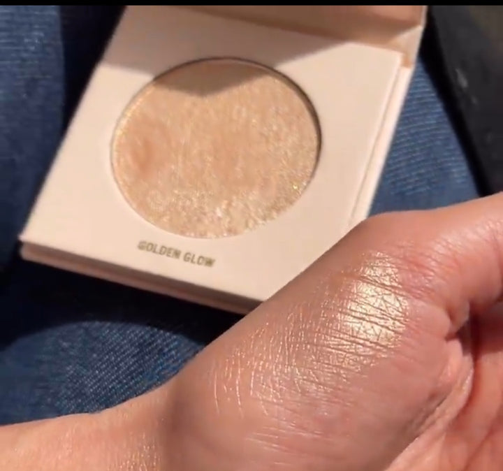 ZEENA Glow Highlighter No. 010| زينة غلو هايلايتر رقم. 010