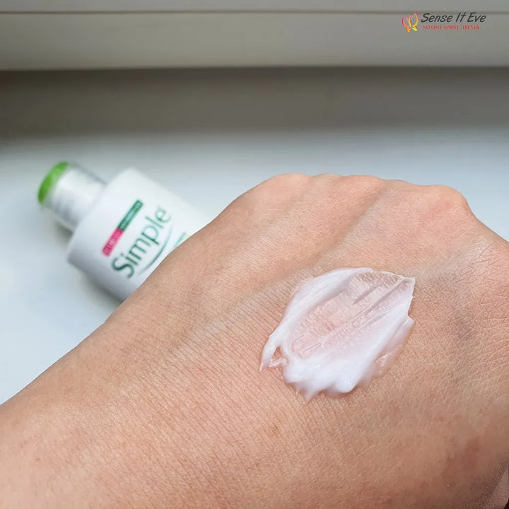 Simple Hydrating Light Moisturiser - 125ml | سمبل مرطب خفيف القوام - 125 مل