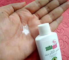 Sebamed Olive Face & Body Wash - 200 ml | سيباميد غسول للوجه والجسم للبشرة الجافة والحساسة - 200 مل